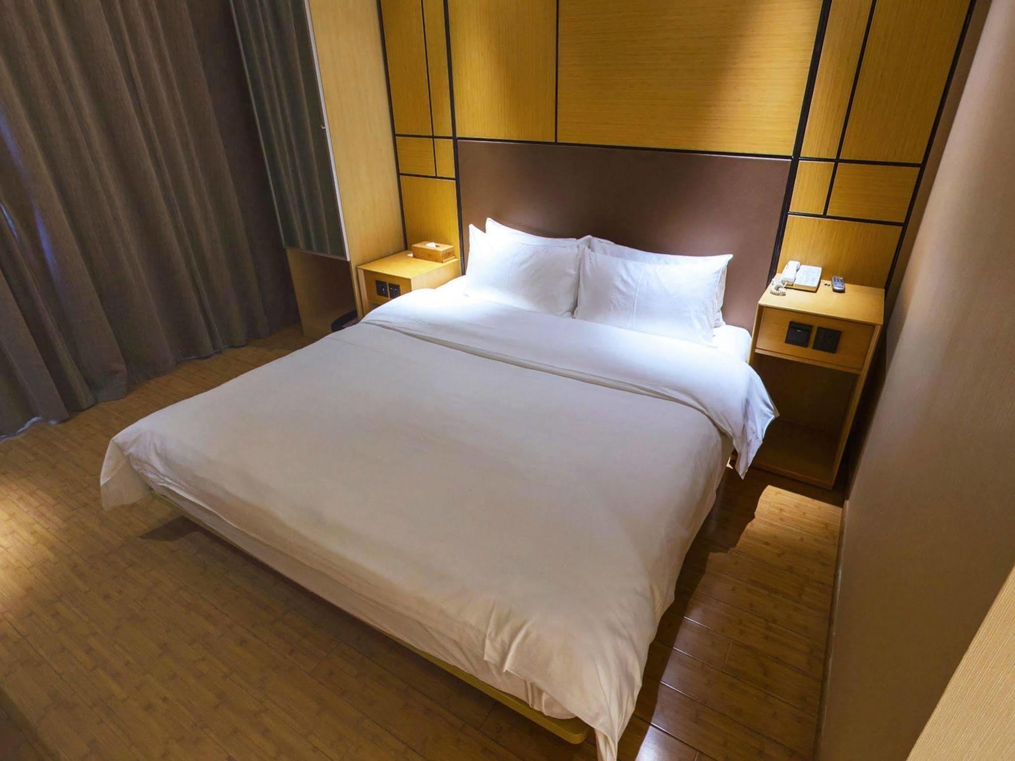 Ji Hotel Shanghai Xujiahui Экстерьер фото